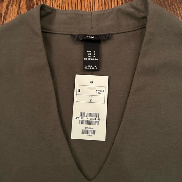 H&M Army Green Women’s Top NWT - Picture 2 of 2